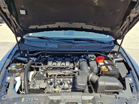 Used 2018 Ford Taurus SE FWD image 33