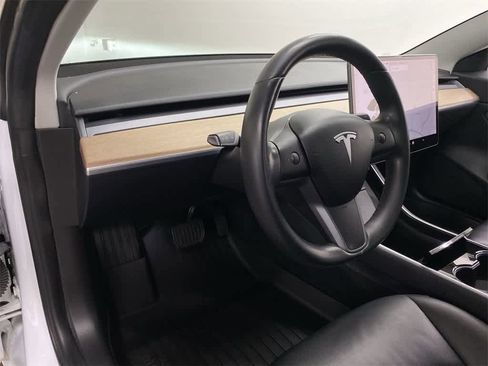 Used 2018 Tesla Model 3 Long Range image 2
