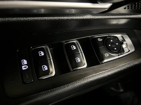 Used 2024 Kia Telluride LX image 11