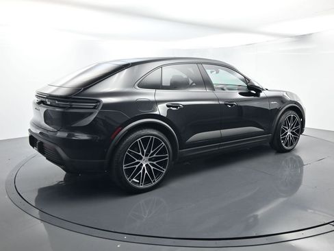 Certified 2024 Porsche Macan 4 Electric image 15