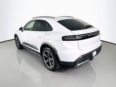 New 2026 Porsche Macan 4S Electric AWD/4WD image 3