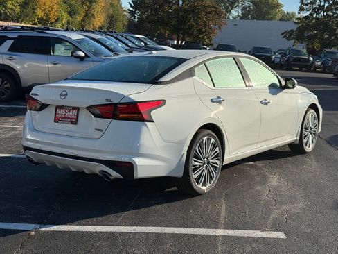 New 2025 Nissan Altima 2.5 SL image 2