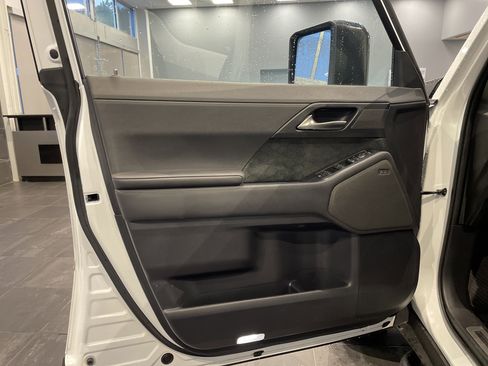 Used 2024 Lexus GX 550 image 14