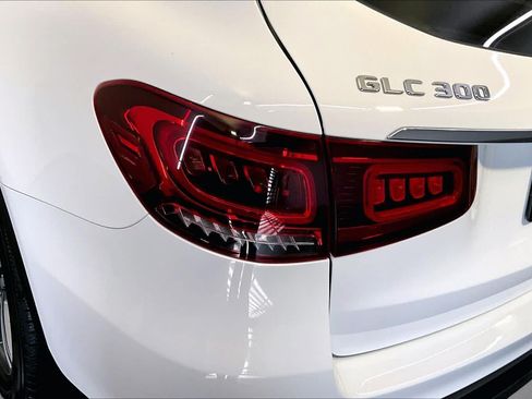 Used 2020 Mercedes-Benz GLC 300 4MATIC image 28