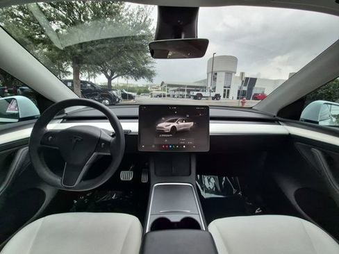 Used 2023 Tesla Model Y Performance AWD/4WD image 18