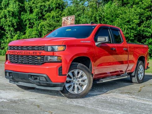 Used 2019 Chevrolet Silverado 1500 Custom w/ Custom Value Package AWD/4WD image 4