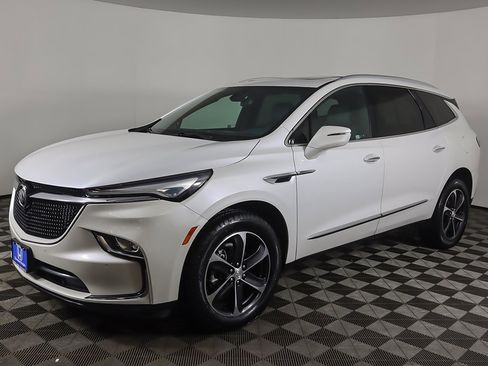 Used 2022 Buick Enclave Essence w/ Experience Buick Package image 9