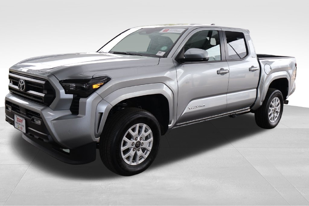 Certified 2025 Toyota Tacoma SR5 AWD/4WD image 8