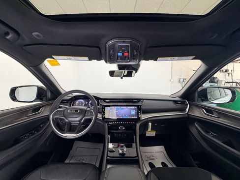New 2026 Jeep Grand Cherokee Altitude AWD/4WD image 10