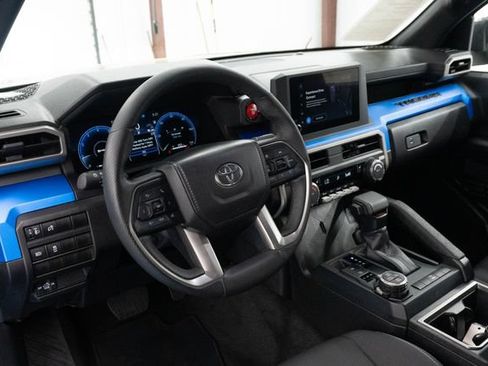 Used 2025 Toyota Tacoma TRD Off-Road AWD/4WD image 3
