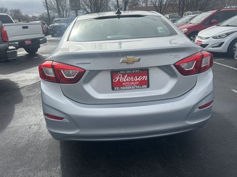Used 2018 Chevrolet Cruze LS image 7