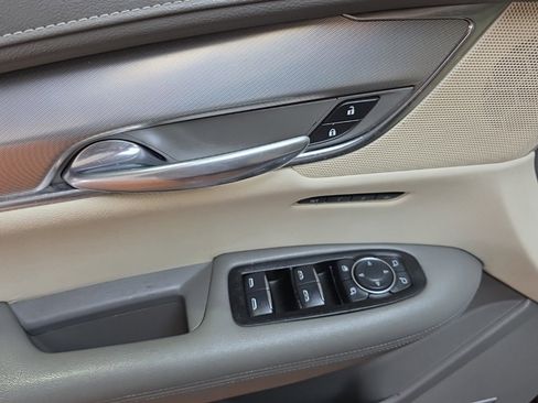 Used 2017 Cadillac XT5 Luxury w/ Driver Awareness Package image 21