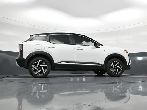 Certified 2025 Nissan Kicks SV FWD image 26