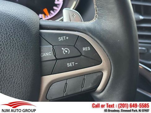 Used 2017 Jeep Grand Cherokee Limited AWD/4WD image 31