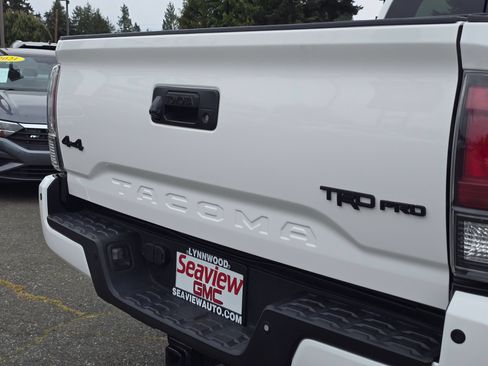 Used 2021 Toyota Tacoma TRD Pro AWD/4WD image 13