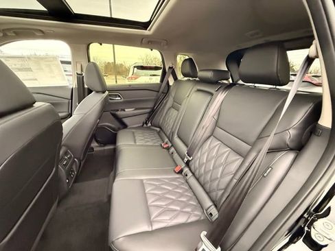 New 2026 Nissan Rogue Platinum w/ Tech Package image 14