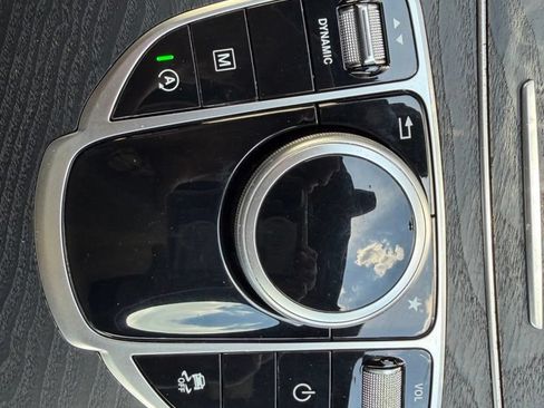 Used 2019 Mercedes-Benz GLC 300 image 30