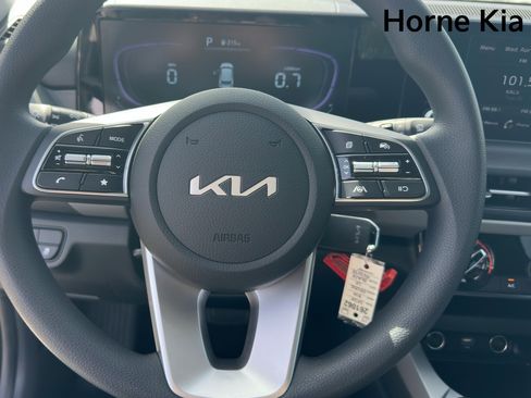 New 2026 Kia Seltos LX FWD image 12