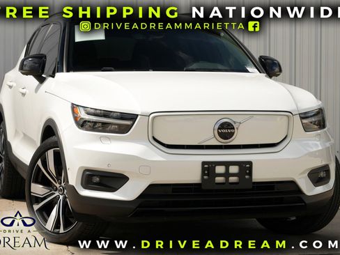 Used 2022 Volvo XC40 P8 Recharge Plus image 2