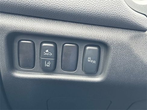 Used 2025 Mitsubishi Outlander Sport SE image 27