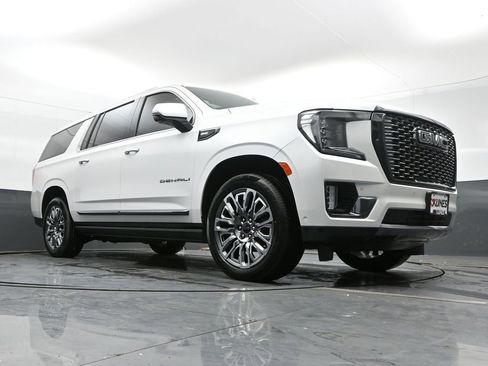 Used 2023 GMC Yukon XL Denali Ultimate AWD/4WD image 49