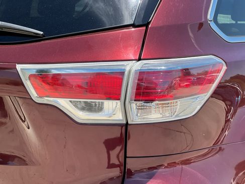 Used 2015 Toyota Highlander Limited FWD image 29