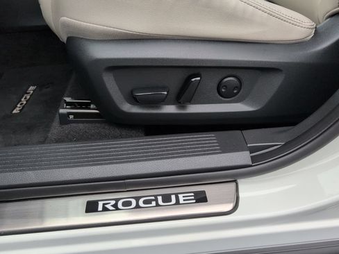Used 2023 Nissan Rogue SL w/ SL Premium Package AWD/4WD image 12