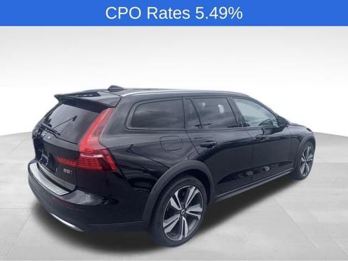 Certified 2024 Volvo V60 B5 Cross Country Plus w/ Protection Package Premier AWD/4WD image 10