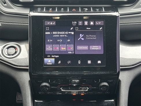 Used 2023 Jeep Grand Cherokee L Laredo image 30