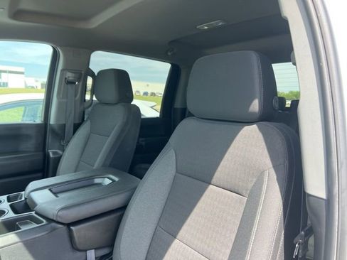 Used 2025 Chevrolet Silverado 2500 Custom w/ Custom Value Package image 8