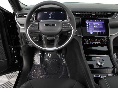 New 2026 Jeep Grand Cherokee L 4WD image 11