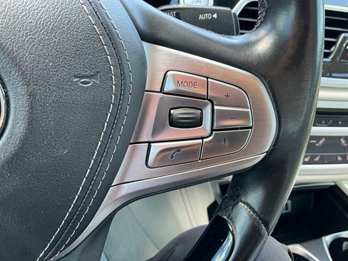 Used 2017 BMW 750i RWD image 16