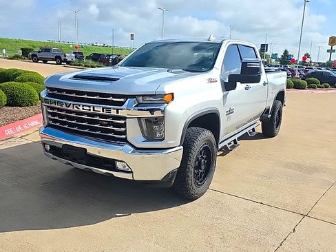 Used 2020 Chevrolet Silverado 3500 LTZ w/ LTZ Texas Edition AWD/4WD image 4