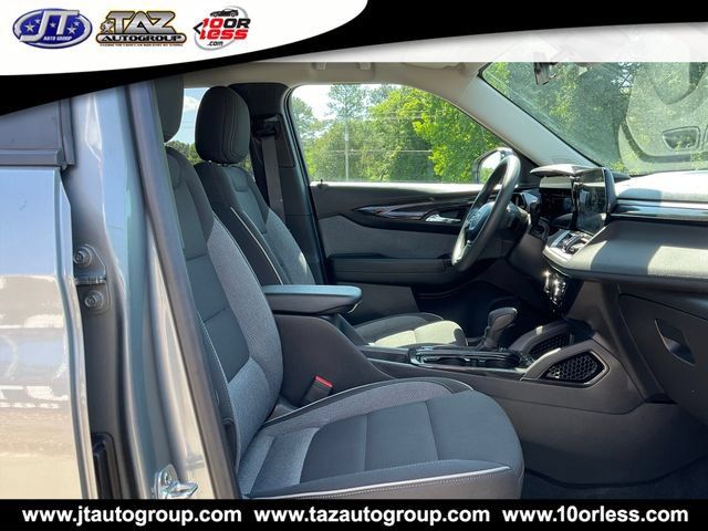Used 2025 Chevrolet TrailBlazer LT AWD/4WD image 10