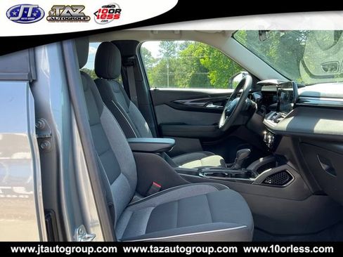 Used 2025 Chevrolet TrailBlazer LT AWD/4WD image 10