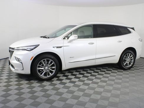 Used 2022 Buick Enclave Avenir w/ Avenir Technology Package image 2