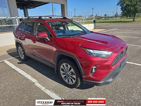 Used 2023 Toyota RAV4 XLE Premium image 1