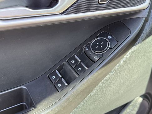 Used 2023 Ford Explorer Base image 17