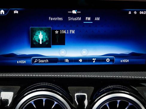 Used 2025 Mercedes-Benz CLA 250 image 21