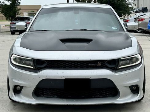 Used 2019 Dodge Charger Scat Pack w/ Dynamics Package RWD image 9