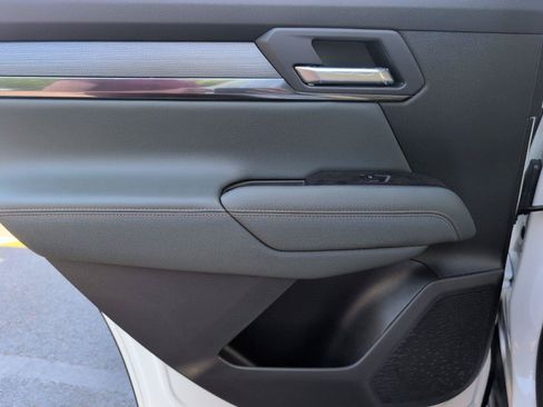 New 2026 GMC Terrain AT4 w/ Convenience Package III AWD/4WD image 38