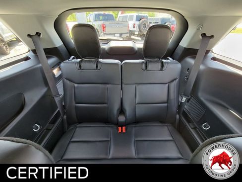 Used 2024 Ford Explorer XLT w/ Equipment Group 202A RWD image 18