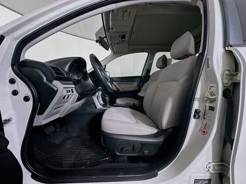 Used 2017 Subaru Forester 2.5i Premium image 13