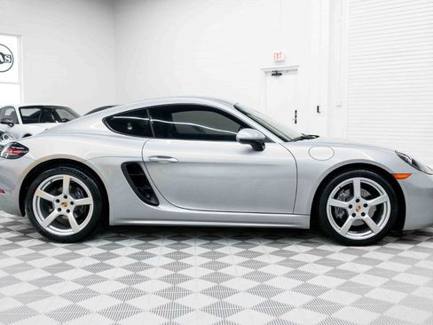 Used 2018 Porsche 718 Cayman RWD image 7