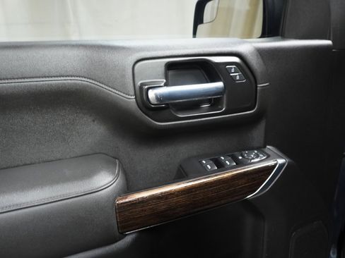 Used 2020 GMC Sierra 1500 SLE w/ SLE Value Package image 18