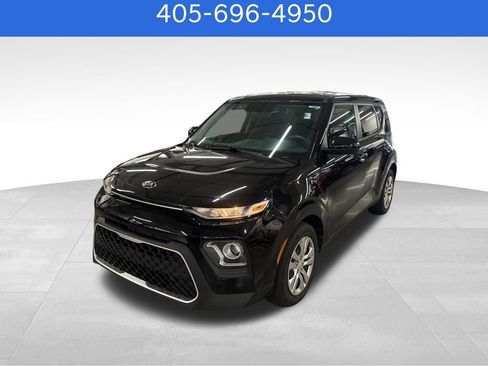 Used 2020 Kia Soul LX image 1