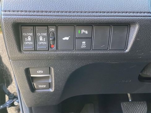 Used 2025 Honda Odyssey Elite image 17