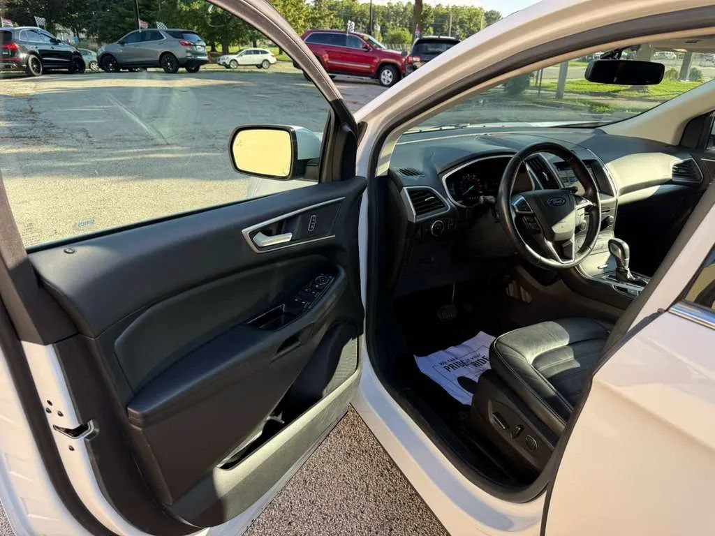 Used 2016 Ford Edge SEL w/ Equipment Group 201A AWD/4WD image 9