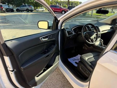 Used 2016 Ford Edge SEL w/ Equipment Group 201A AWD/4WD image 9