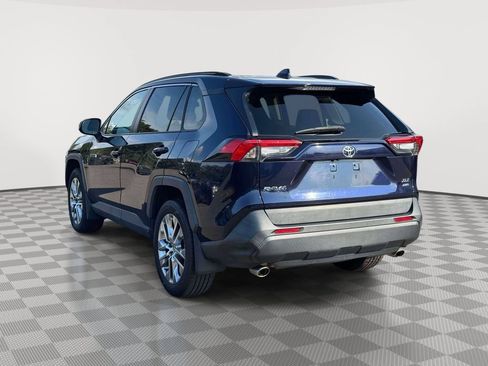 Used 2021 Toyota RAV4 XLE Premium AWD/4WD image 5